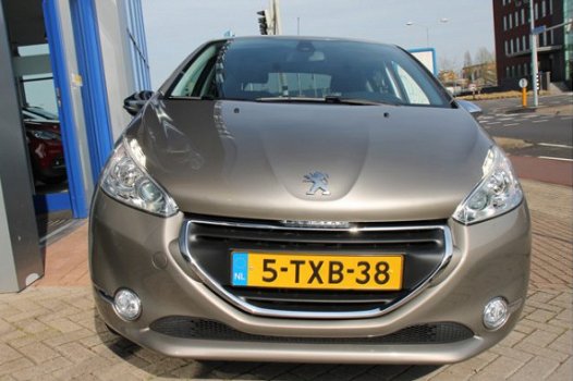 Peugeot 208 - Oxygo 1.2 VTi 5-deurs 56.954KM Climate control - 1