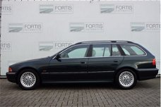 BMW 5-serie Touring - 520i Executive Leder/ ECC/ Cruise-ctr/ Trekhaak