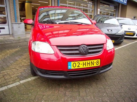 Volkswagen Fox - 1.4 Trendline rijklaar prijs nieuwe db-snaar benzine airco trekhaak - 1