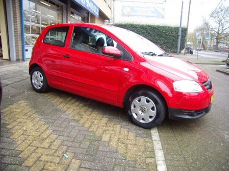 Volkswagen Fox - 1.4 Trendline rijklaar prijs nieuwe db-snaar benzine airco trekhaak - 1