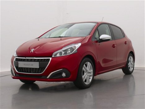 Peugeot 208 - 1.2 82pk Signature | Navigatie | Airco | Cruise Control | DAB+ | Donker getint glas | - 1