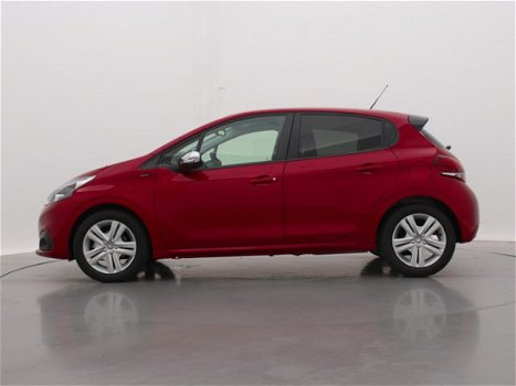 Peugeot 208 - 1.2 82pk Signature | Navigatie | Airco | Cruise Control | DAB+ | Donker getint glas | - 1