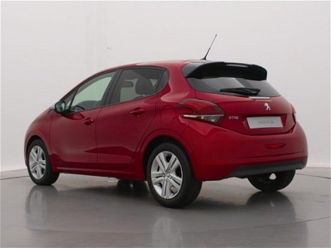 Peugeot 208 - 1.2 82pk Signature | Navigatie | Airco | Cruise Control | DAB+ | Donker getint glas | - 1