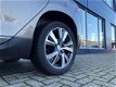 Peugeot 2008 - Allure 1.6 VTi 120-PK Lichtmetalen Velgen, Navigatie, Grip Control - 1 - Thumbnail