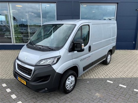 Peugeot Boxer - Premium Pack GB 330 L1H1 BlueHDi 110PK 