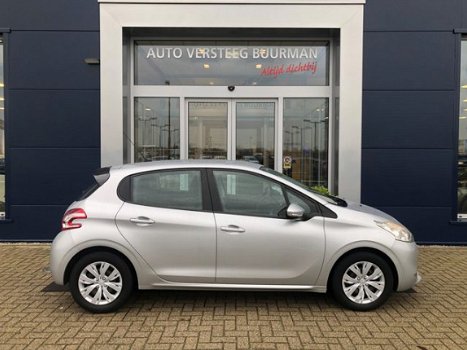 Peugeot 208 - Envy 1.2 VTi 82-PK Parkeer Sensoren, Navigatie, Climate Control - 1