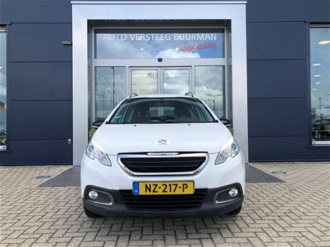 Peugeot 2008 - 1.2 PureTech 110-pk Active Lichtmetalen velgen, Navigatie, Trekhaak - 1