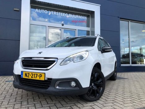 Peugeot 2008 - 1.2 PureTech 110-pk Active Lichtmetalen velgen, Navigatie, Trekhaak - 1