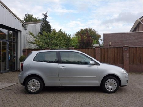 Volkswagen Polo - 1.4-16V Turijn 75 pk 3 deurs Airco dkm Nap - 1