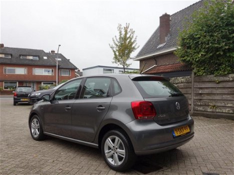 Volkswagen Polo - 1.2-12V BlueMotion Comfortline 69 Pk 5 deurs Airco 97 dkm Nap - 1