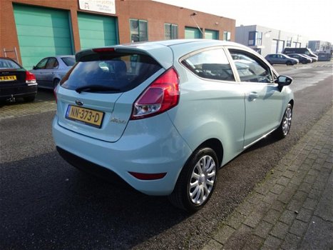 Ford Fiesta - 1.0 Style Essential *AIRCONDITIONING / NAVIGATIESYSTEEM - 1