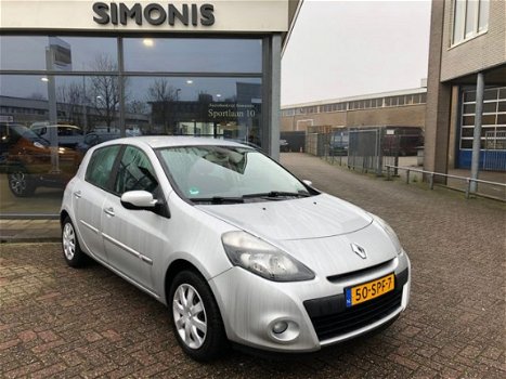 Renault Clio - 1.5 dCi Collection Trekhaak, Climate Control LM wielen - 1