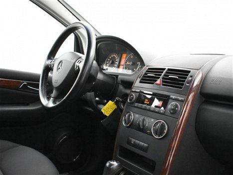 Mercedes-Benz A-klasse - 180 CDI 5-DEURS AUT. + XENON / PARKEERSENSOREN / TREKHAAK / AIRCO - 1