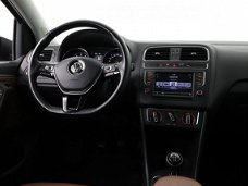 Volkswagen Polo - 1.2 90pk TSI Comfortline R-line | Lederen bekleding | Navigatie | Cruise Control |