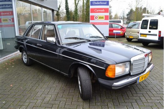 Mercedes-Benz 200-serie - 200 D W123 / ORIGINEEL NEDERLANDS / KEURIG 200 D - 1