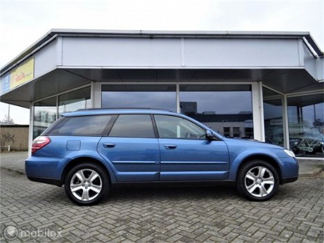 Subaru Outback - 2.0D 150PK AWD Luxury, Xenon, Navigatie, Cruise - 1