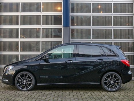 Mercedes-Benz B-klasse - B 200 Automaat Sport Tourer | Panoramadak | Distronic | Harman Kardon | Cam - 1