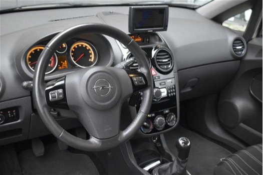 Opel Corsa - 1.2 3D '111' Edition / Airco - 1