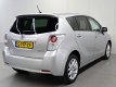 Toyota Verso - 1.8 VVT-i Business 7p. | Navigatie | Panoramadak | PDC - 1 - Thumbnail