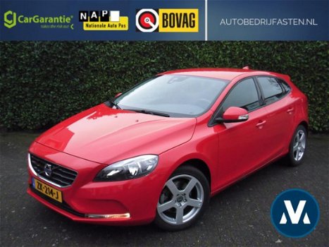 Volvo V40 - 1.6 T4 Kinetic 180pk Navi Cruise Bluetooth - 1