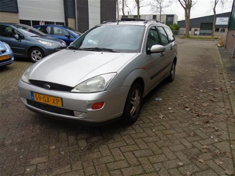 Ford Focus Wagon - 1.6-16V Collection - 1