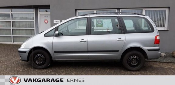 Ford Galaxy - 2.8-24V V6 Ghia eerste eigenaar, full options, zeer weinig gelopen - 1