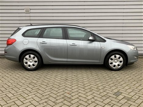 Opel Astra - 1.4 EcoFLEX 100pk Cosmo Trekhaak , Navi - 1