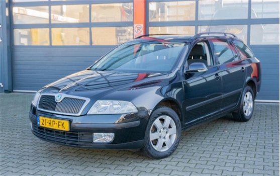 Skoda Octavia Combi - 1.6 Ambiente - 1