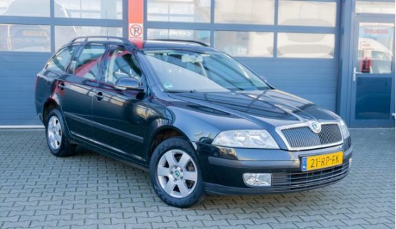 Skoda Octavia Combi - 1.6 Ambiente - 1