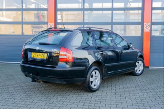 Skoda Octavia Combi - 1.6 Ambiente - 1