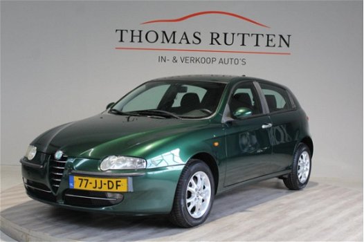 Alfa Romeo 147 - 1.6 T.Spark Distinctive 2002/ NAP/ Clima/ Cruise/ Elek ramen + Spiegels/ Radio CD/ - 1