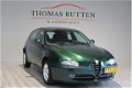 Alfa Romeo 147 - 1.6 T.Spark Distinctive 2002/ NAP/ Clima/ Cruise/ Elek ramen + Spiegels/ Radio CD/ - 1 - Thumbnail