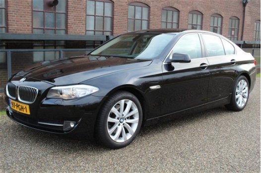 BMW 5-serie - 523i Sedan Leder Navigatie 6-Cil Trekhaak 18