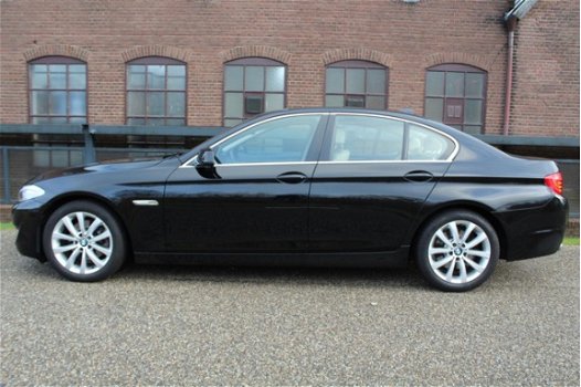 BMW 5-serie - 523i Sedan Leder Navigatie 6-Cil Trekhaak 18