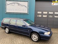 Volvo V70 - 2.5 Luxury-Line Airco Cruise Trekhaak NL Auto NAP