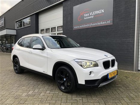 BMW X1 - xDrive20i NAVI / Trekhaak /PDC/Bi-Xenon - 1