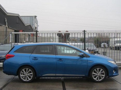 Toyota Auris Touring Sports - 1.8 Hybrid Lease+ LEER/ PANORAMA/ XENON/ KEYLESS - 1