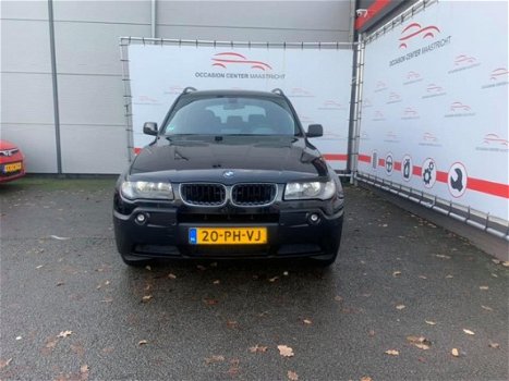 BMW X3 - 2.5i Executive - 1