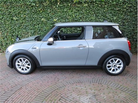 Mini Mini Cooper - 1.5 Chili F56 met Pano.dak, Navi, PDC en stoelverwarming - 1