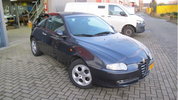 Alfa Romeo 147 - 1.6 T.SPARK 16V 77KW 3DR - 1