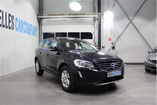 Volvo XC60 - 2.0 D3 FWD Momentum | Panorama schuif/kanteldak | Navigatie | LM Velgen | - 1