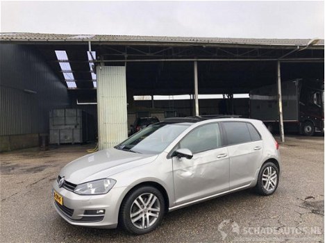 Volkswagen Golf - 7 1.6 tdi 105pk highline panoramadak elektr - navi - toucschreen - pdc - stoelverw - 1