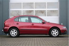 Seat Leon - 1.6 Sport Airco/Stuurbekrachtiging/Elek.Ramen/C.V./Radio-CD/LM.Velgen/APK:4-4-2020