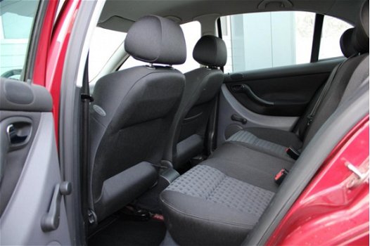 Seat Leon - 1.6 Sport Airco/Stuurbekrachtiging/Elek.Ramen/C.V./Radio-CD/LM.Velgen/APK:4-4-2020 - 1