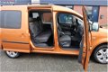 Volkswagen Caddy Maxi - 2.0 TDI 7-Pers. Automaat Airco-ecc Trekhaak Navigatie Bluetooth PDC 1e Eigen - 1 - Thumbnail