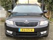 Skoda Octavia Combi - 1.6 TDI Gr. Ambition Busin. PANORAMA DAK PDC NAVI - 1 - Thumbnail