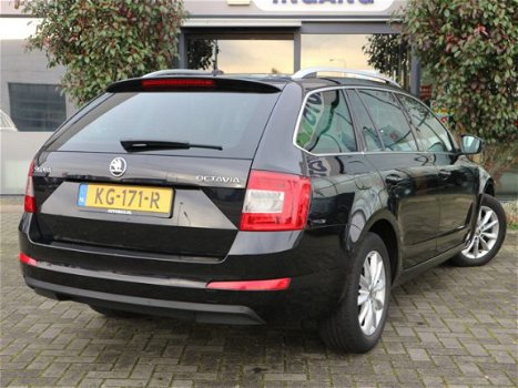 Skoda Octavia Combi - 1.6 TDI Gr. Ambition Busin. PANORAMA DAK PDC NAVI - 1