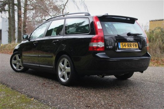 Volvo V50 - 2.5 T5 Momentum 220pk 1ste eigenaar Leder NAP T-5 - 1