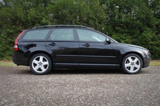 Volvo V50 - 2.5 T5 Momentum 220pk 1ste eigenaar Leder NAP T-5 - 1