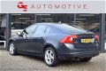 Volvo S60 - 1.6 DRIVe R-Design 114PK met groot navi, stoelvw, bt telefoon, ecc, afn trekhaak en pdc - 1 - Thumbnail